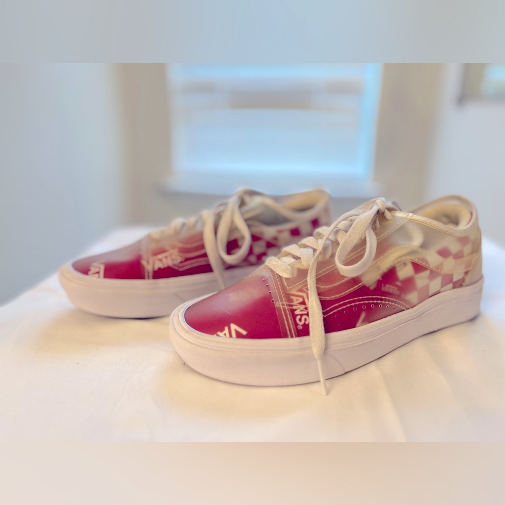 Vans Comfy Cush Lace Sneaker in Red Size  6.5 Women's